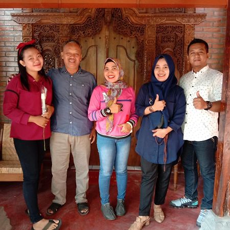 Rumah Ukhi Guest House Cebongan エクステリア 写真