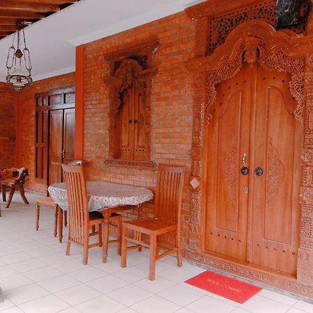 Rumah Ukhi Guest House Cebongan エクステリア 写真
