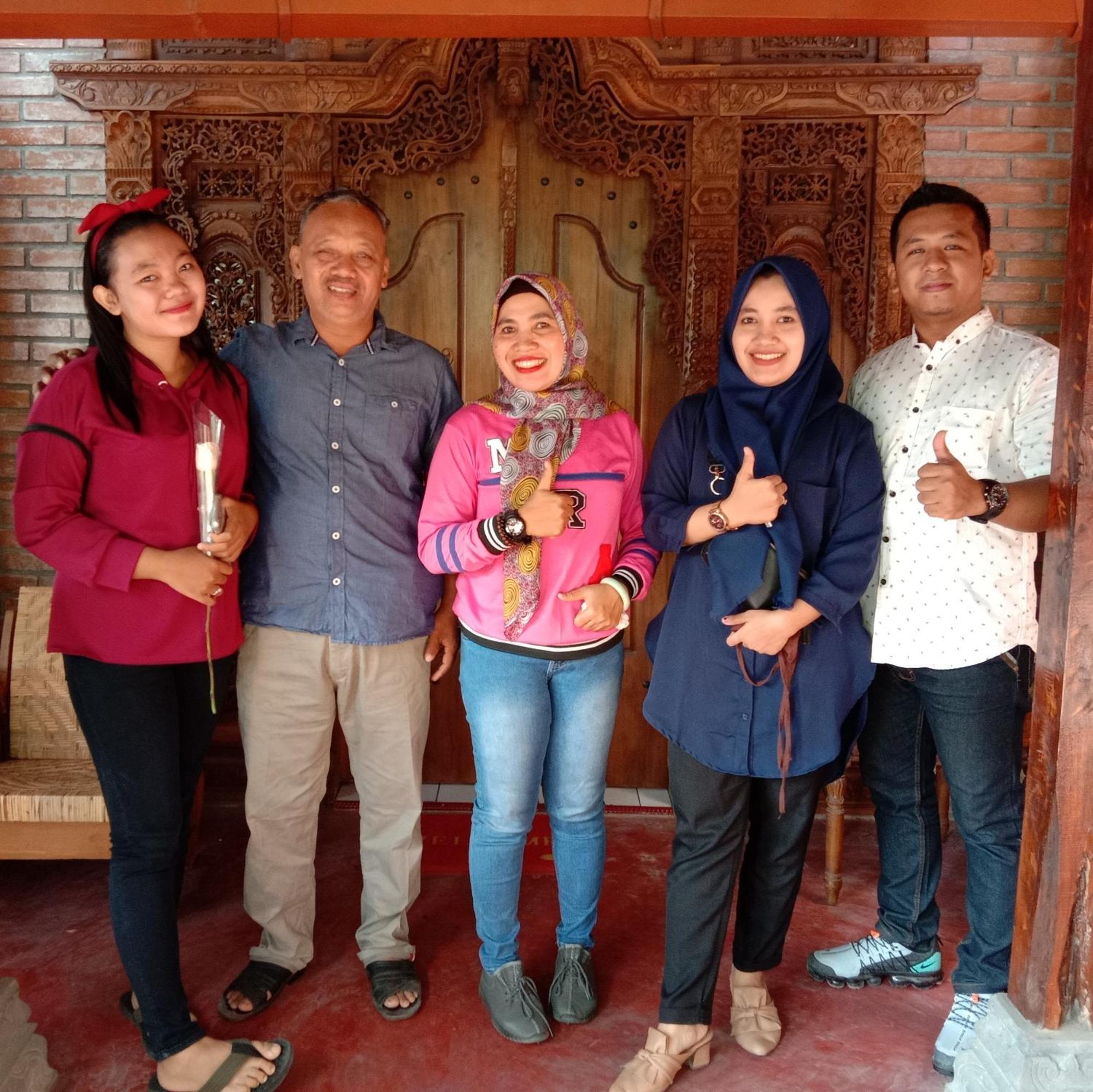 Rumah Ukhi Guest House Cebongan エクステリア 写真