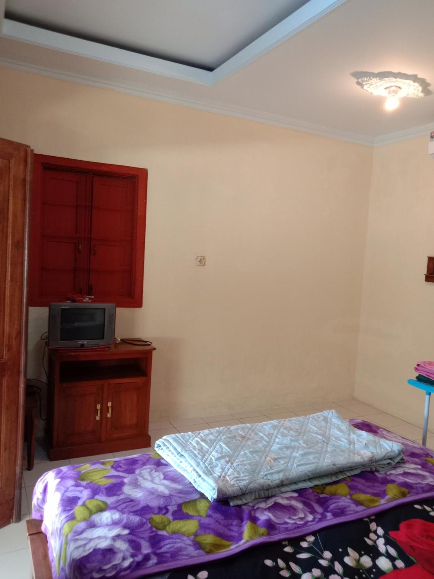 Rumah Ukhi Guest House Cebongan エクステリア 写真