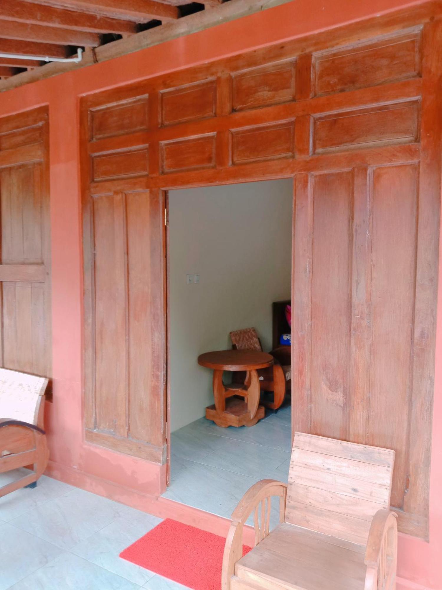 Rumah Ukhi Guest House Cebongan エクステリア 写真