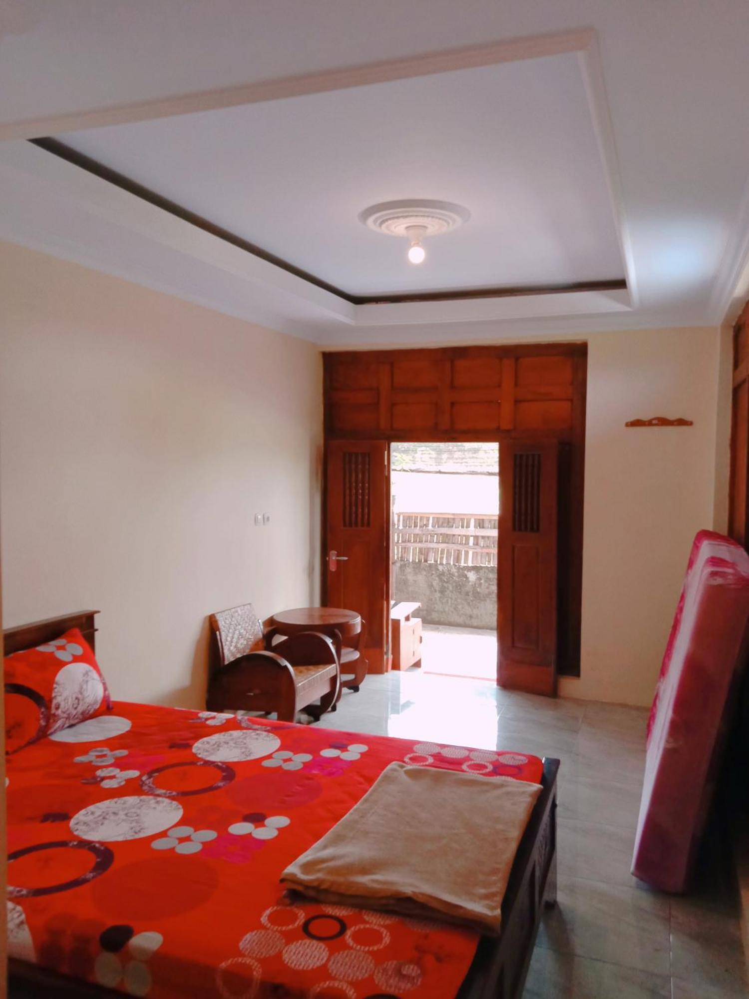 Rumah Ukhi Guest House Cebongan エクステリア 写真