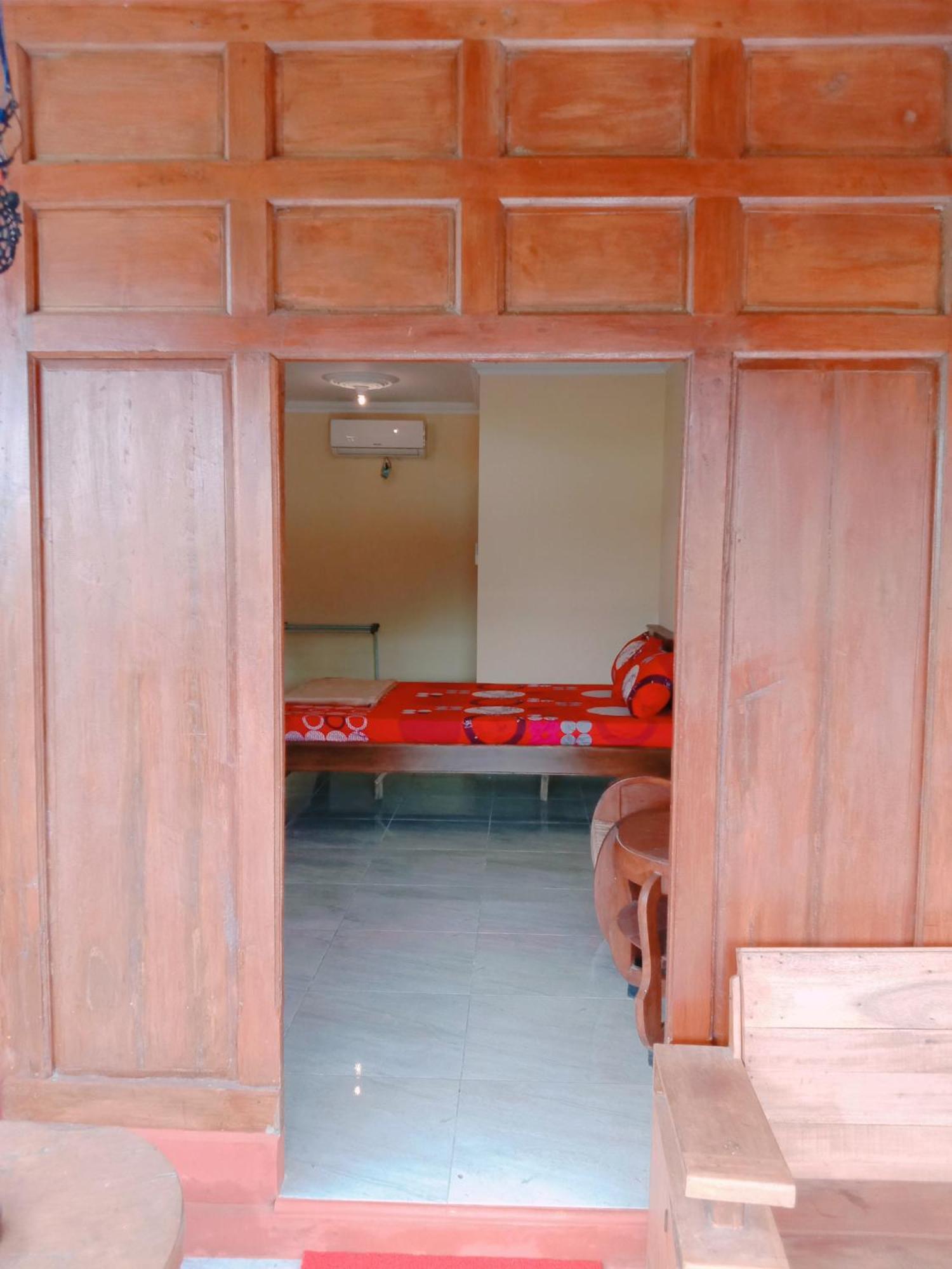 Rumah Ukhi Guest House Cebongan エクステリア 写真