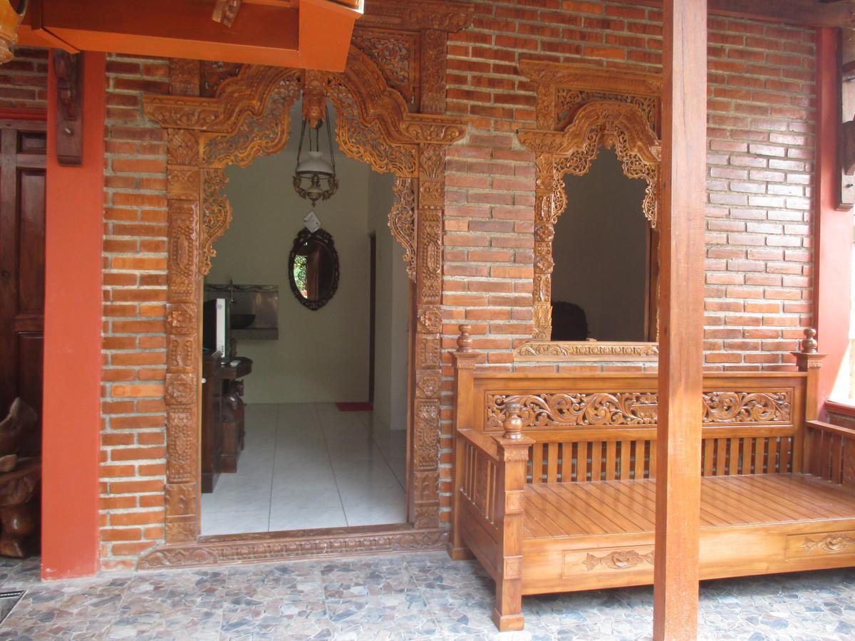 Rumah Ukhi Guest House Cebongan エクステリア 写真