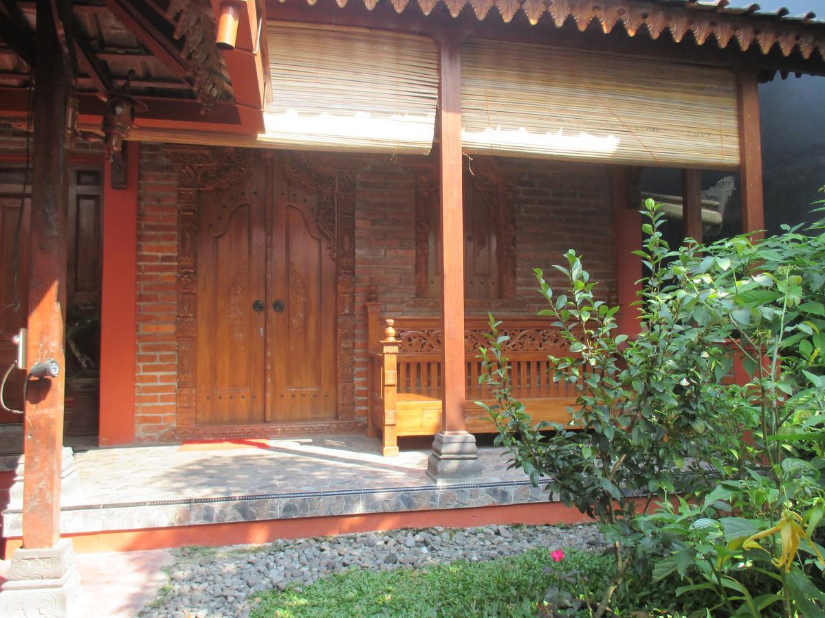 Rumah Ukhi Guest House Cebongan エクステリア 写真