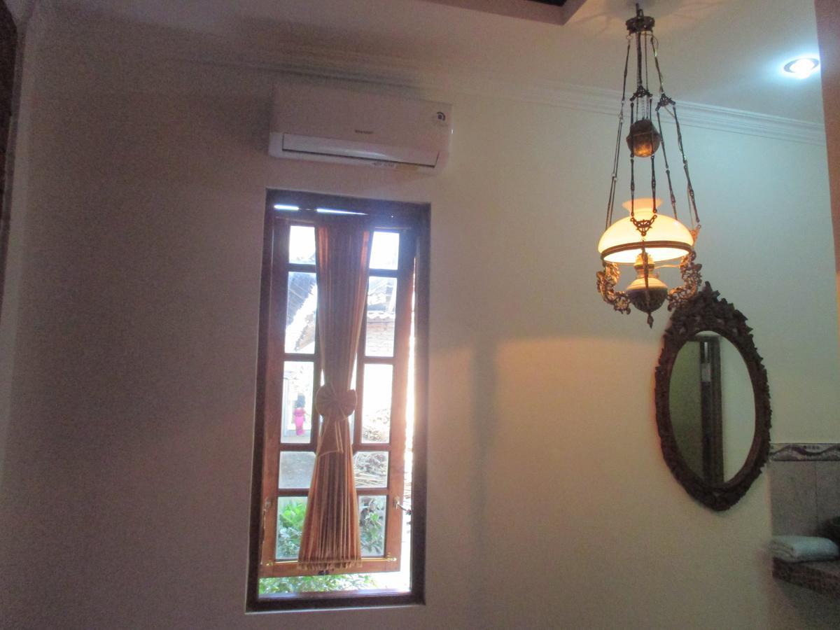 Rumah Ukhi Guest House Cebongan エクステリア 写真